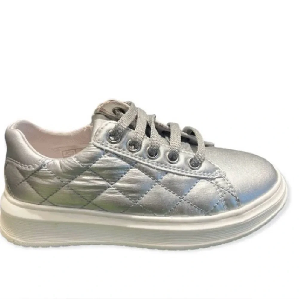Naturino NWT Sz 11 “Nixom” Silver Quilted Sneakers With Side Zip